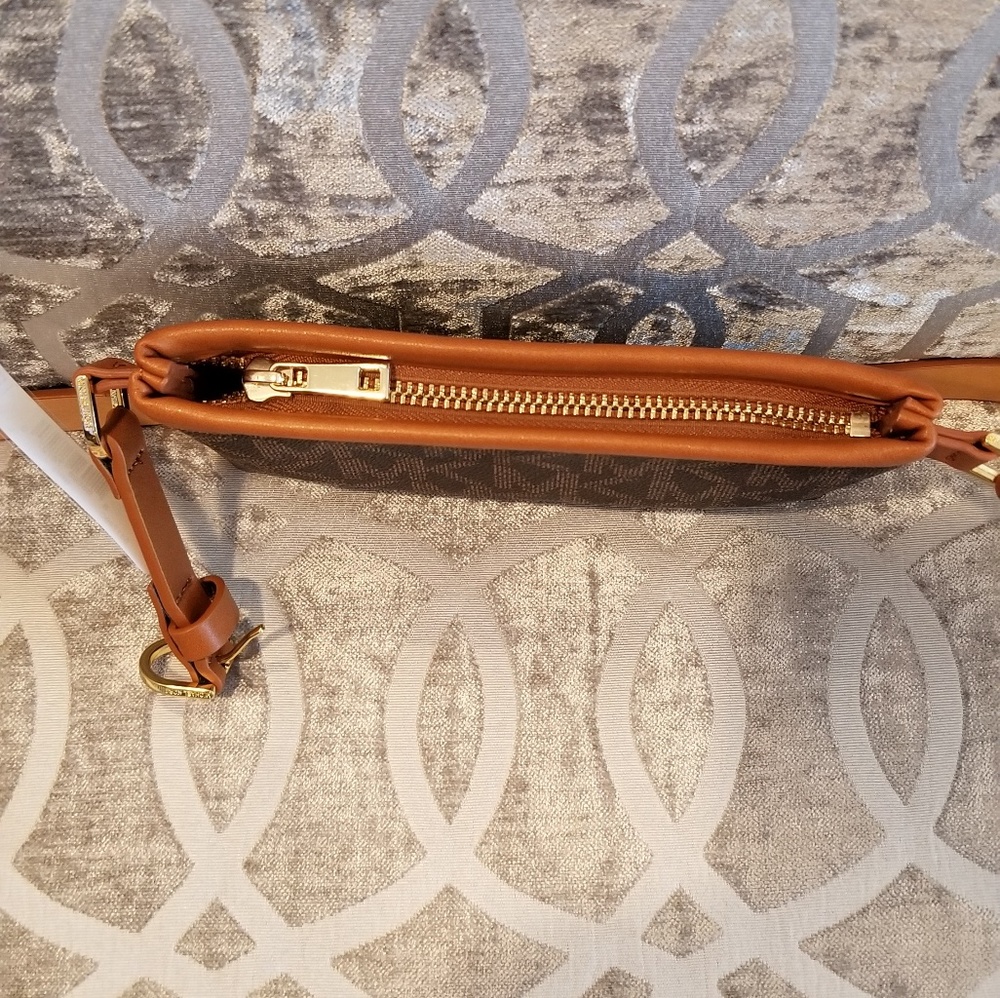 Michael Kors Belt Bag MK Signature Fanny Pack - Picture 6 of 8